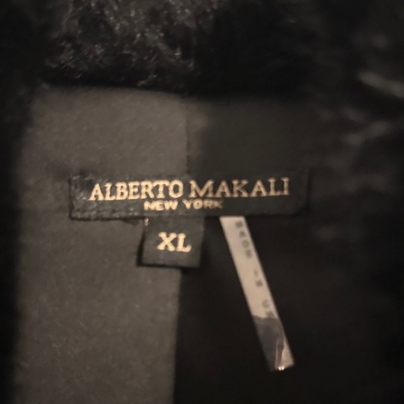 Black Faux Fur Cape with matching Wristlet - Picture 2 of 4